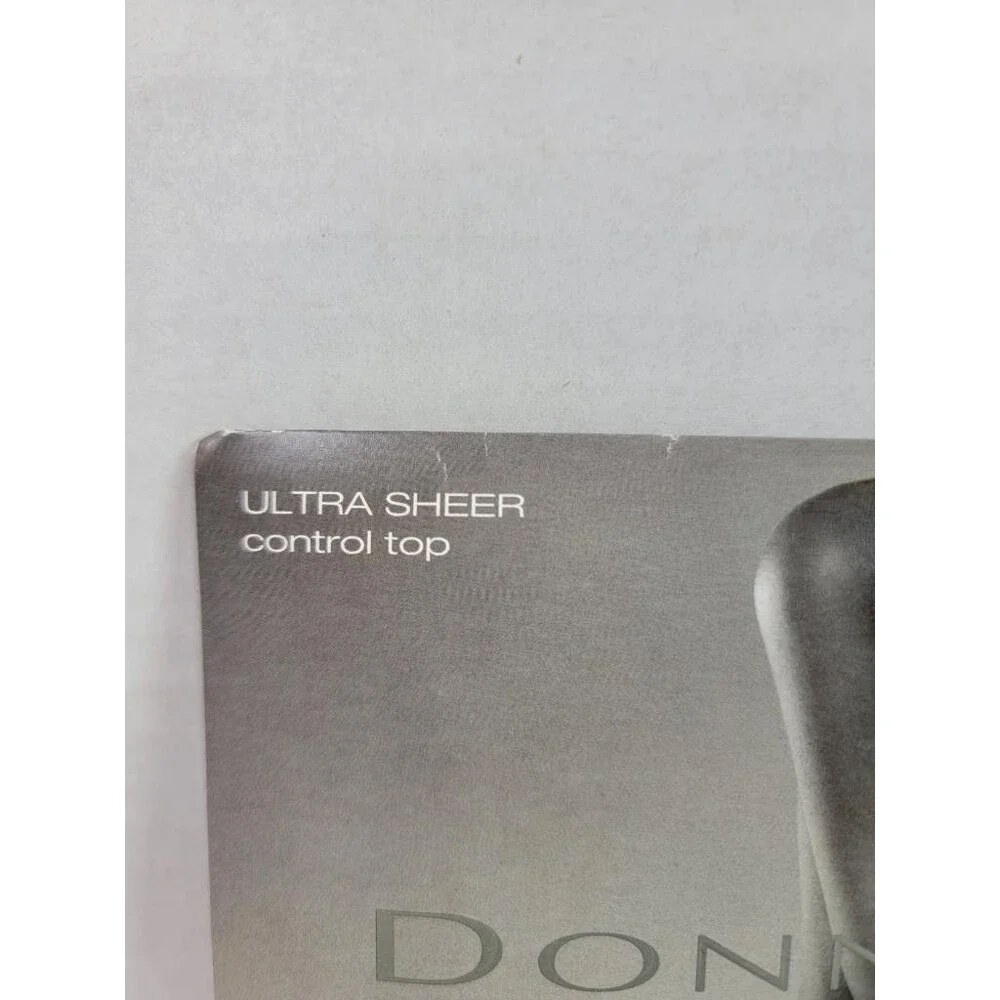 Donna Karan Signature Hosiery Ultra Sheer Control Top Tights Teak Small 0B108